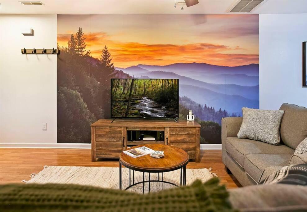 Willow Trace: Family Retreat, Hot Tub, Gaming! Pigeon Forge Exterior photo