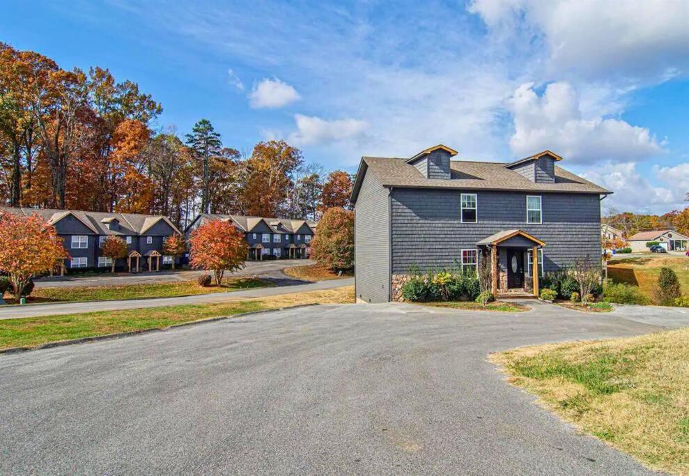 Willow Trace: Family Retreat, Hot Tub, Gaming! Pigeon Forge Exterior photo