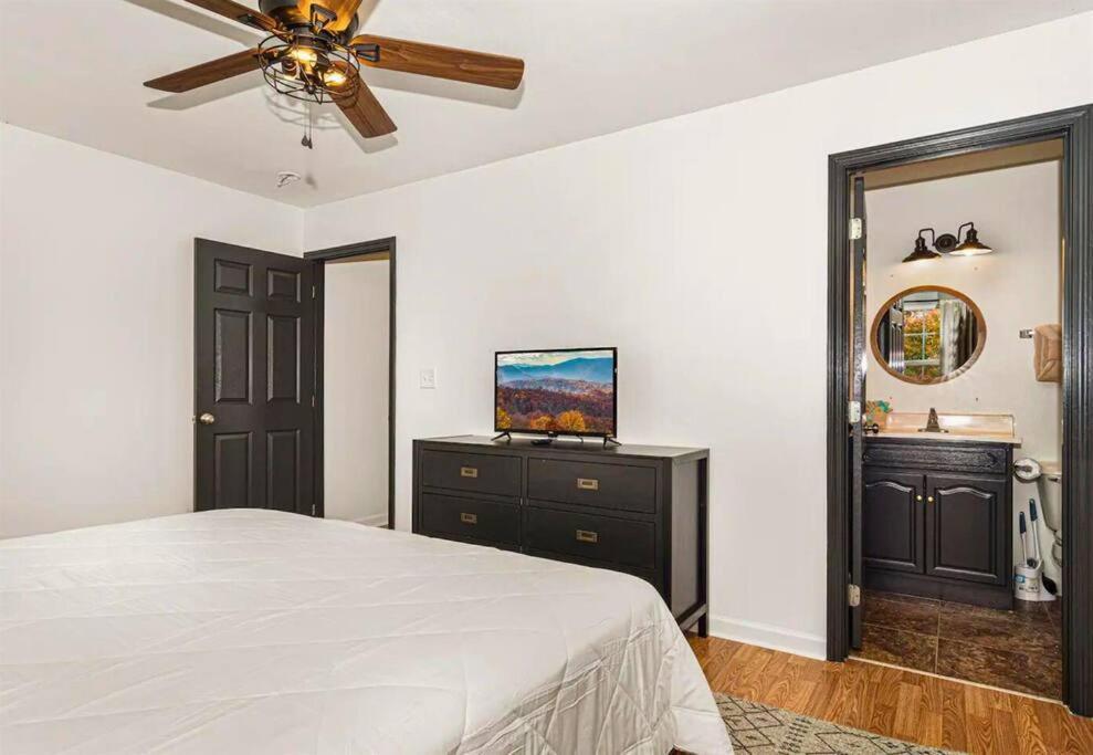 Willow Trace: Family Retreat, Hot Tub, Gaming! Pigeon Forge Exterior photo