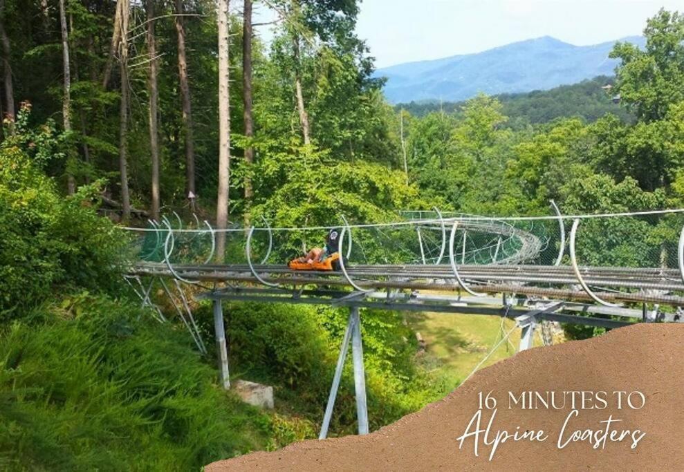 Willow Trace: Family Retreat, Hot Tub, Gaming! Pigeon Forge Exterior photo
